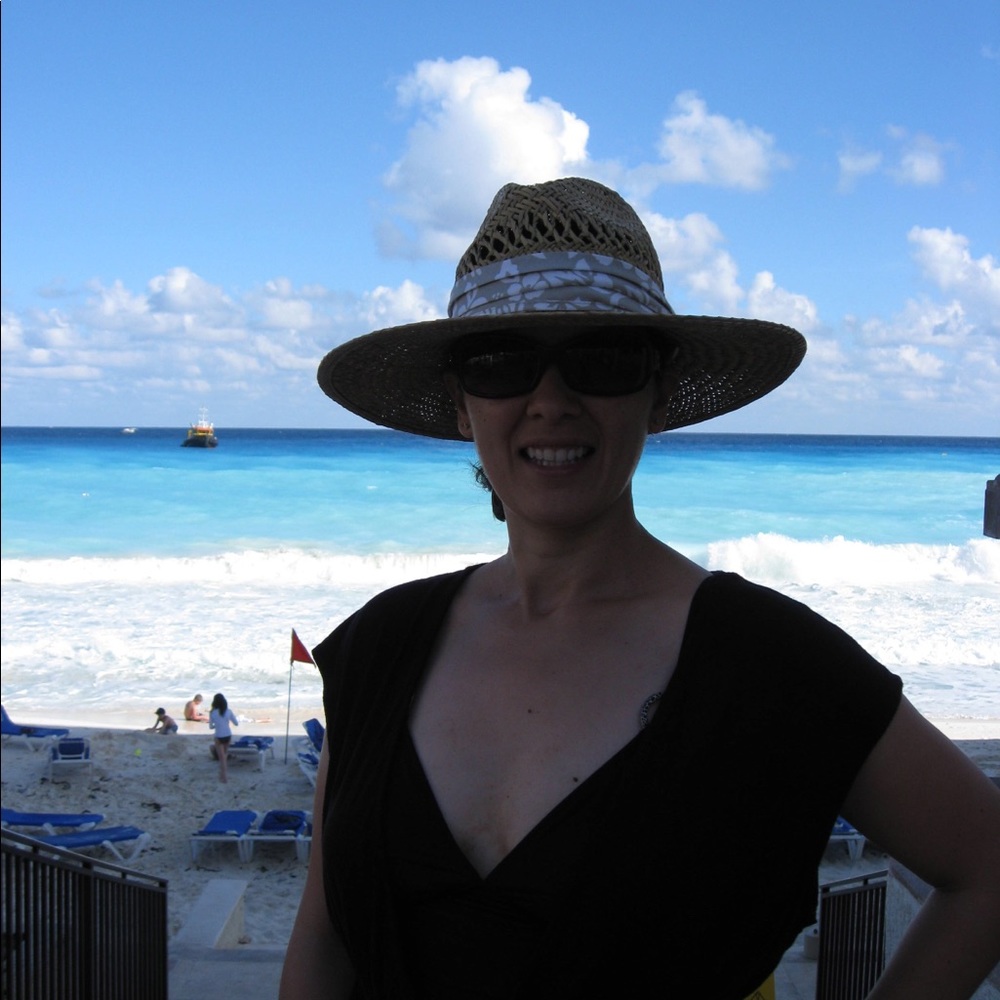 Meet your Posher, Dina